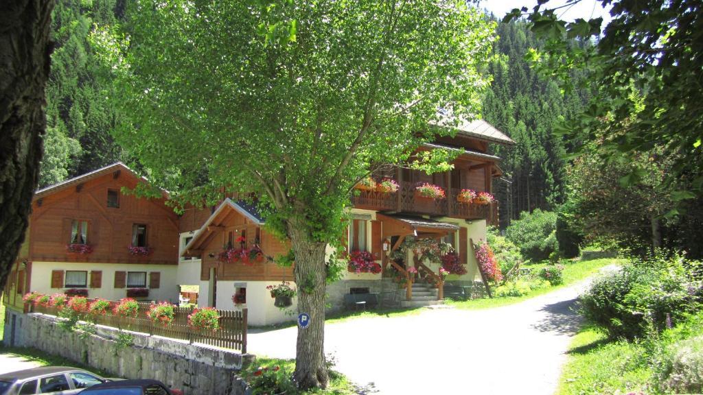 シャモニー Beausoleil Bed & Breakfast エクステリア 写真